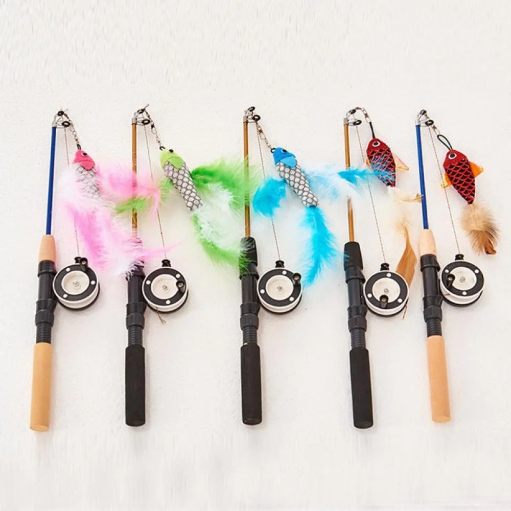 Interactive Cat Feather Wand Toy with Fish-Shaped Teaser, Telescopic Fishing Rod Design, Random Color